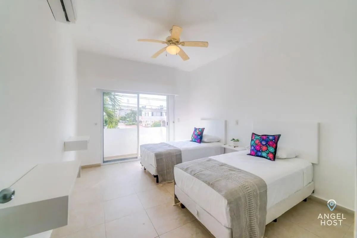 Ideal Group Getaway 4 Blocks To The Beach & Pool Πλάγια Ντελ Κάρμεν