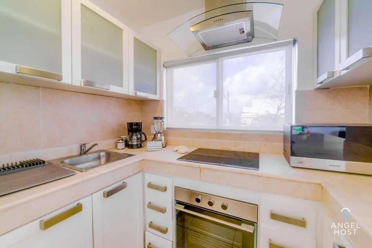 Ideal Group Getaway 4 Blocks To The Beach & Pool Πλάγια Ντελ Κάρμεν 0*,  Μεξικό